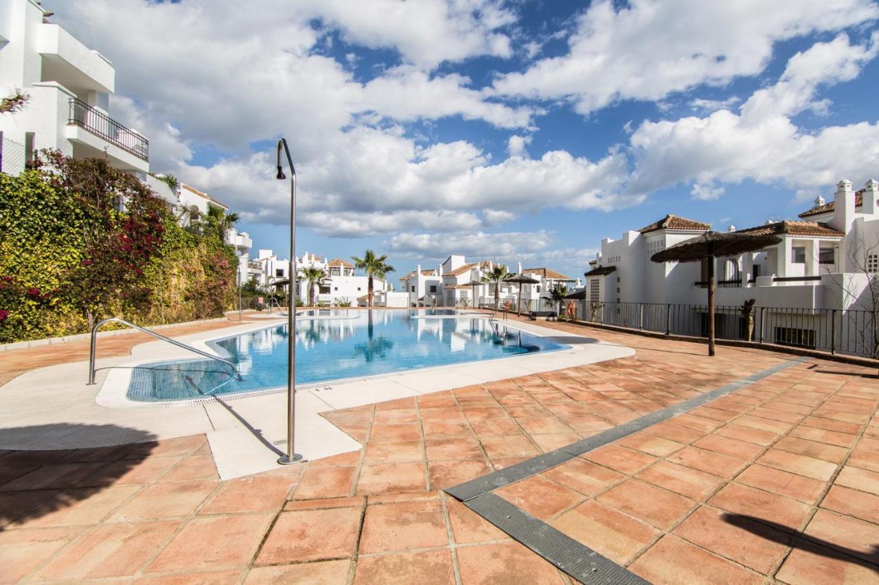 2149-Amazing Groundfloor 3 Bedrooms On Golf, Pools Alcaidesa Bagian luar foto