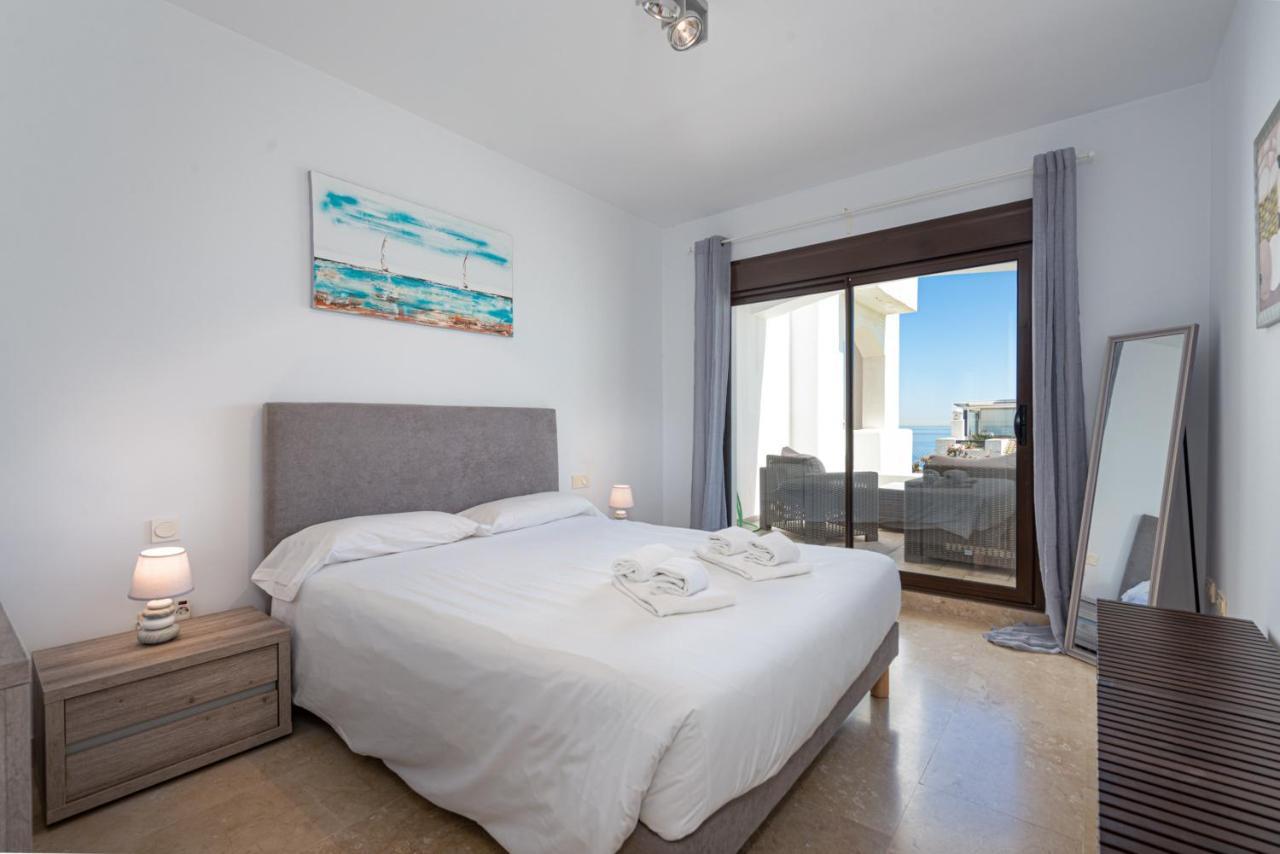 2149-Amazing Groundfloor 3 Bedrooms On Golf, Pools Alcaidesa Bagian luar foto